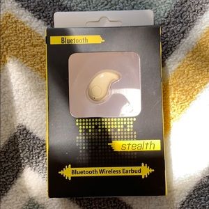 Stealth Bluetooth wireless earbud